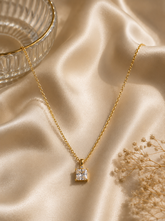 Lunéa Necklace